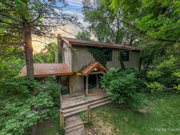 14 Lake Shore Drive , Oakwood Hills, IL 60013