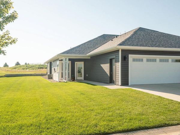 1420 Canal Dr, Unit 1, Orange City, IA 51041