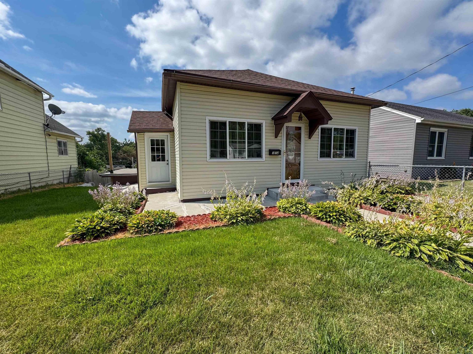 1814 Villa Ave, Sioux City, IA 51103 Main Photo