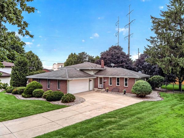 8832 Jefferson Court , Munster, IN 46321