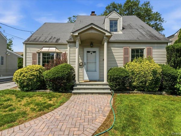 194 Lincoln Place , Eastchester, NY 10709