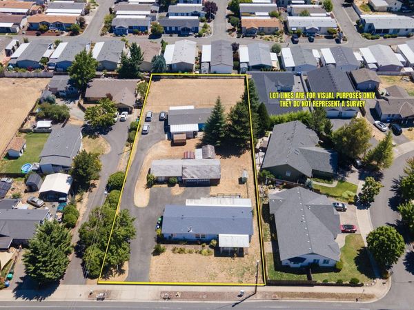 1405 Willow Lane, Grants Pass, OR 97527