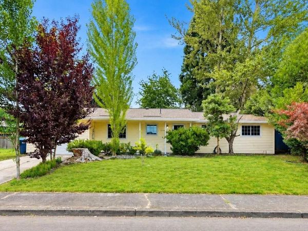 1213 Hemlock Lp, Independence, OR 97351