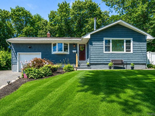 14 Antler Lane , South Setauket, NY 11720