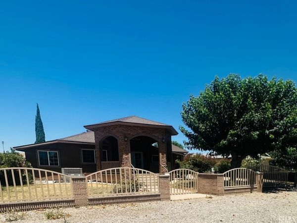 27992 Taft Highway, Taft, CA 93263