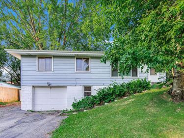 6481 Rath Drive, Woodbury, MN 55125