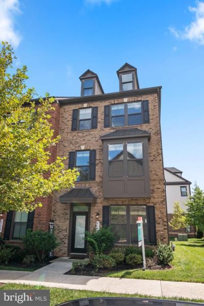 43475 Apple Orchard Square, Ashburn, VA 20148 Main Photo
