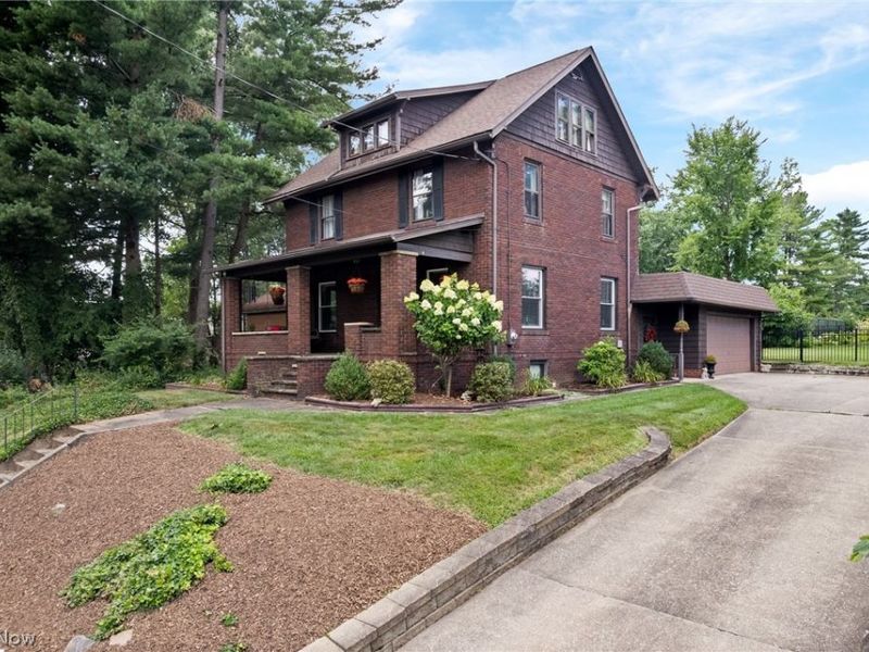 223 Glenwood Street SW, North Canton, OH 44720 Photo 4