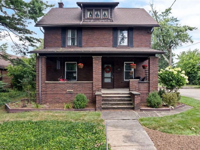 223 Glenwood Street SW, North Canton, OH 44720 Photo 5