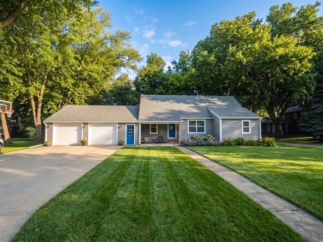 403 S Cedar Ave, Graettinger, IA 51342 Main Photo