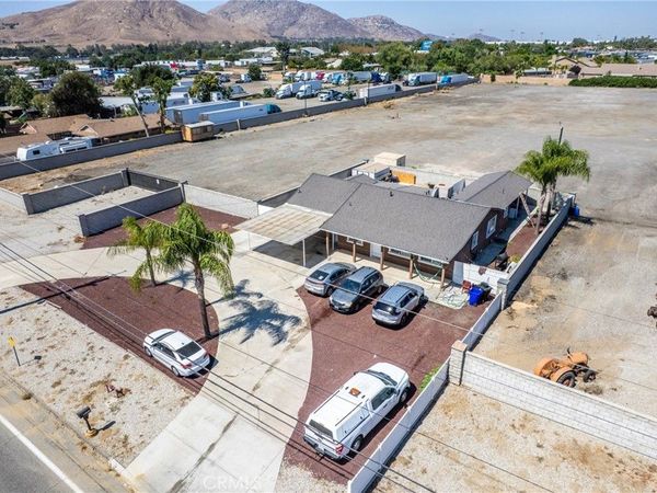 10674 Locust Avenue, Bloomington, CA 92316