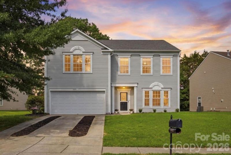 12821 Silvaire Farm Road, Charlotte, NC 28278 Main Photo