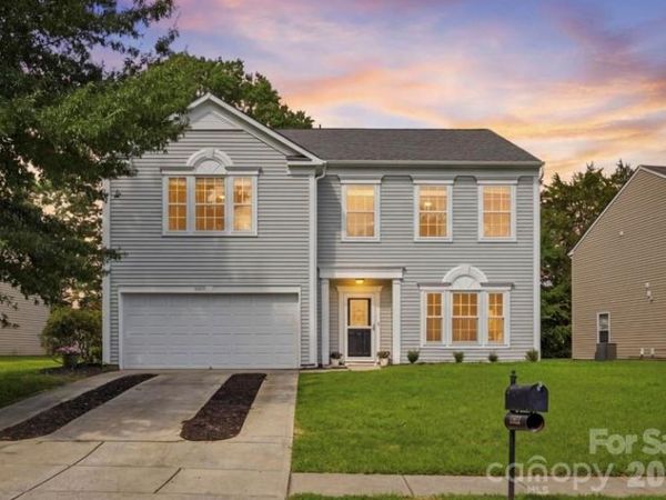 12821 Silvaire Farm Road, Charlotte, NC 28278