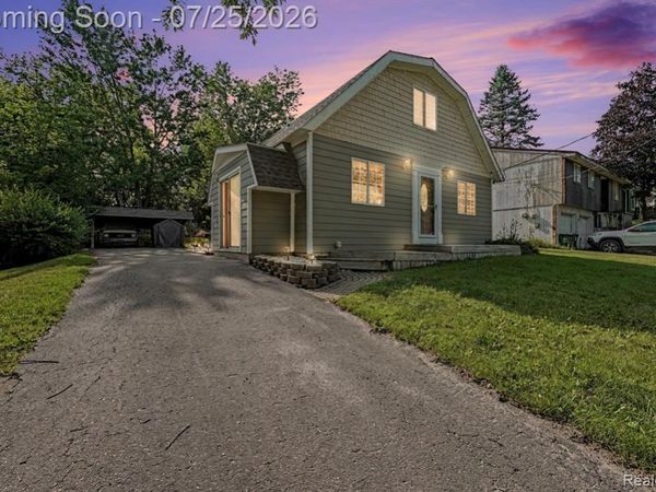 815 N Conklin Road , Orion Twp, MI 48362