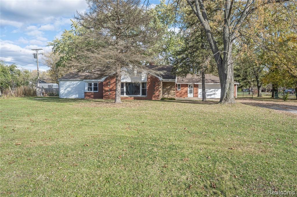 21229 Meridian Road, Grosse Ile Township, MI 48138 Main Photo