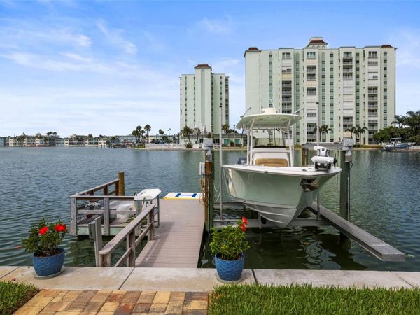 6360 2ND PALM POINT , ST PETERSBURG, FL 33706