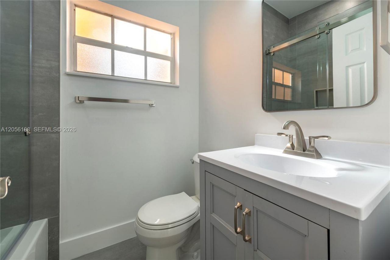809 NE 17th Ave, Unit 4, Fort Lauderdale, FL 33304 Photo