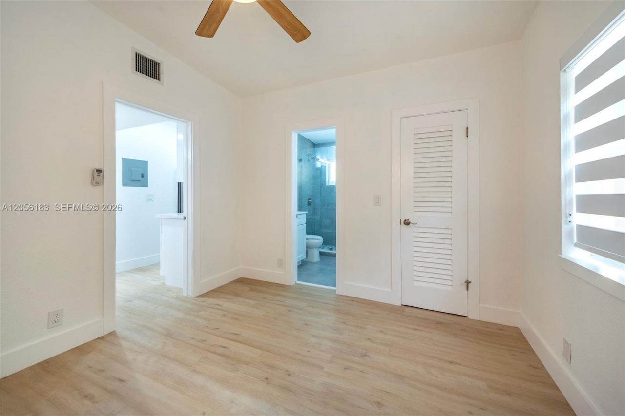 809 NE 17th Ave, Unit 4, Fort Lauderdale, FL 33304 Photo
