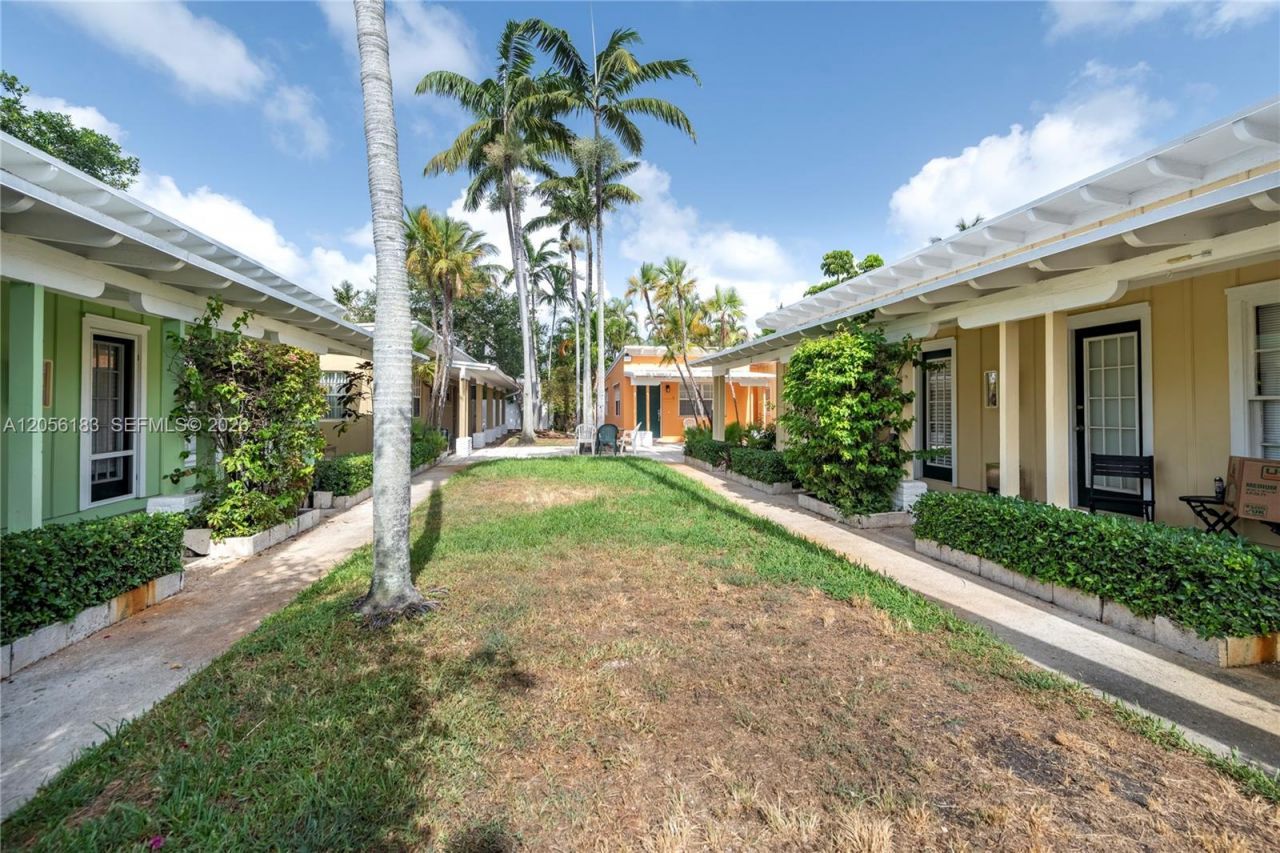 809 NE 17th Ave, Unit 4, Fort Lauderdale, FL 33304 Photo