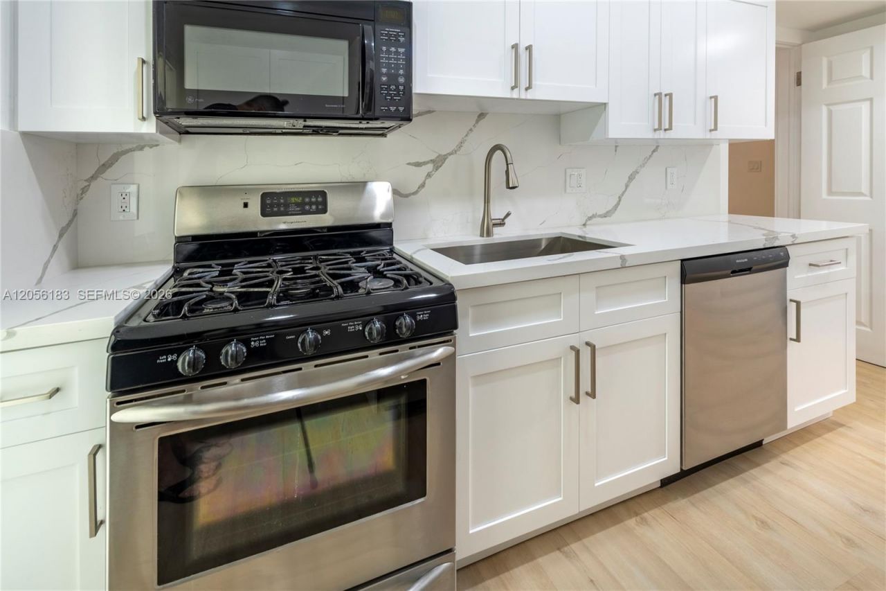 809 NE 17th Ave, Unit 4, Fort Lauderdale, FL 33304 Photo