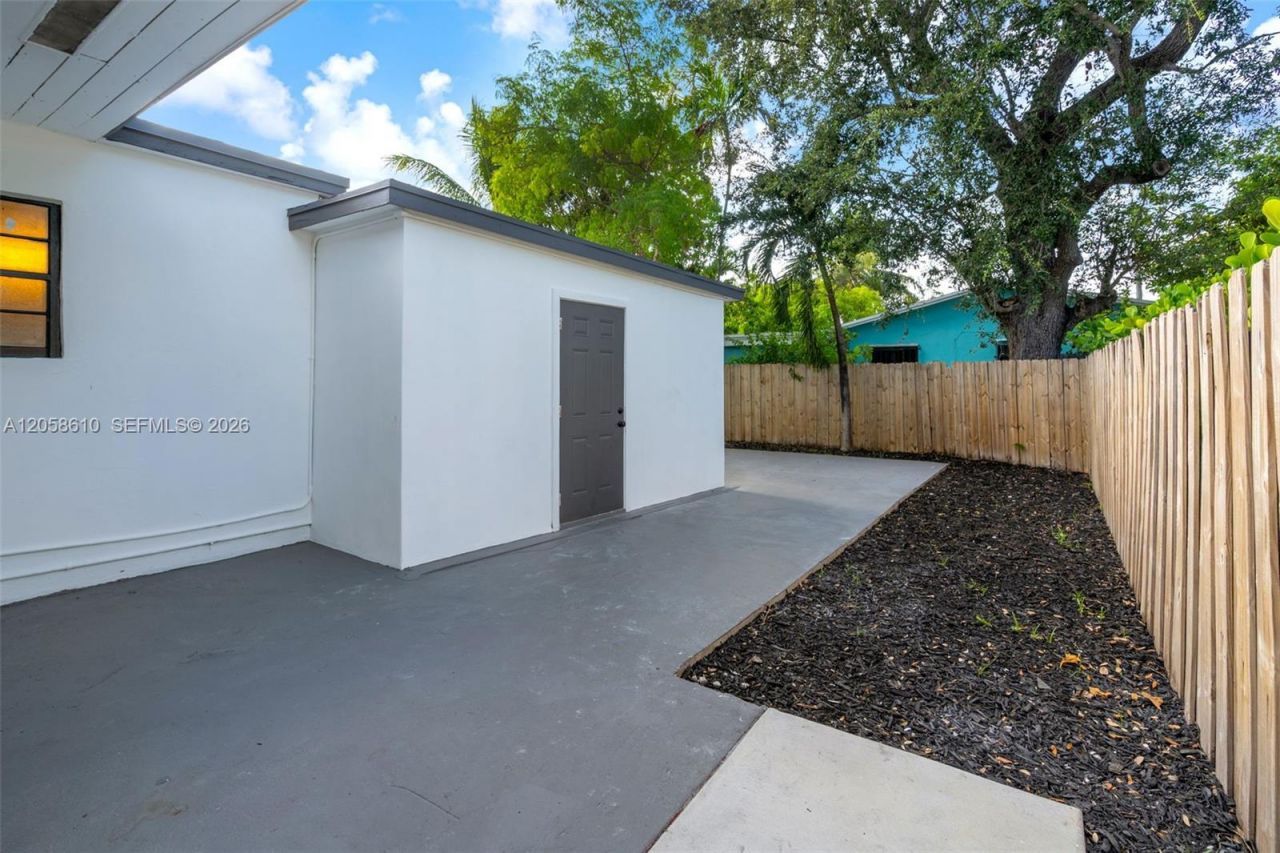57 NW 68th St , Miami, FL 33150 Photo