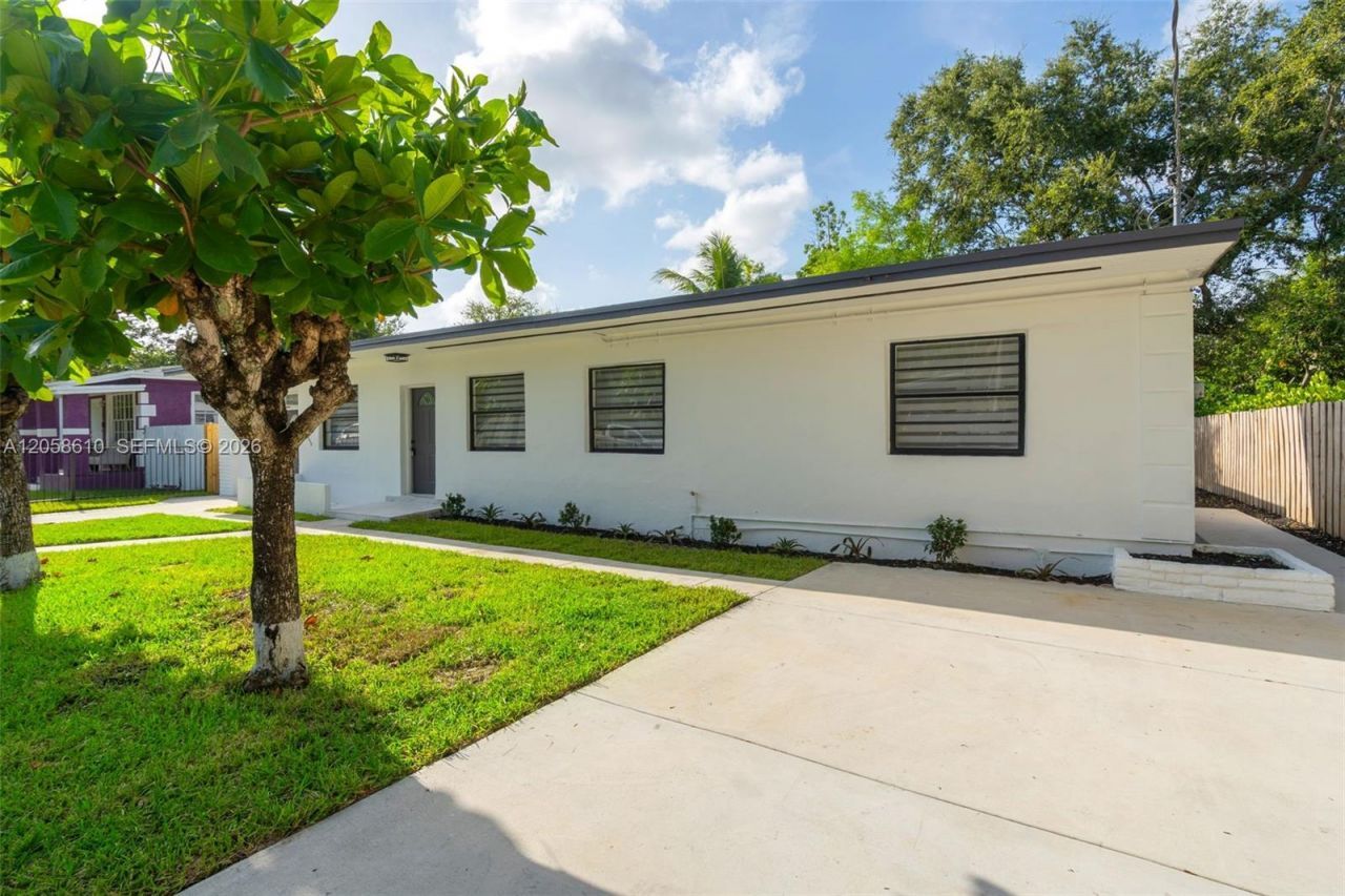 57 NW 68th St , Miami, FL 33150 Photo
