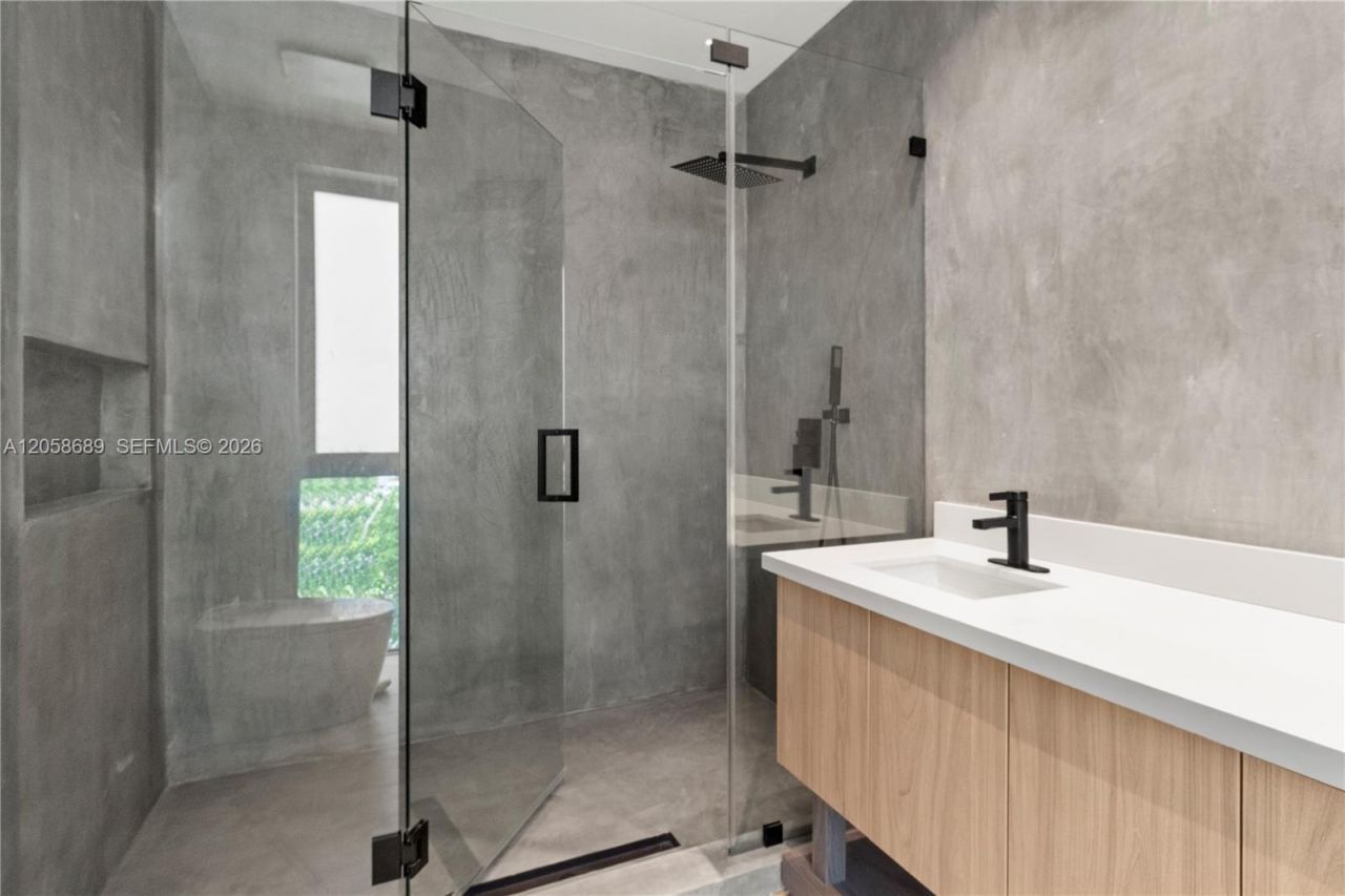 420 NE 62nd St , Unit B, Miami, FL 33138 Photo