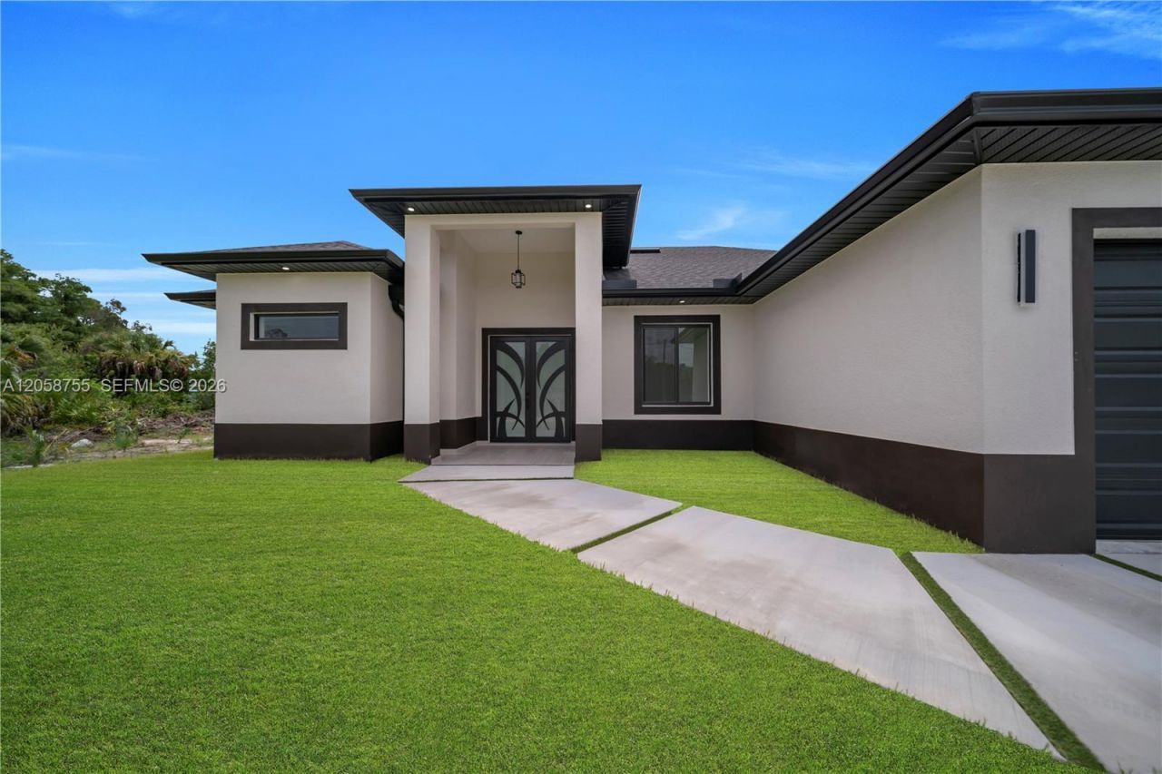 731 La Plata Ave, Lehigh Acres, FL 33974 Photo