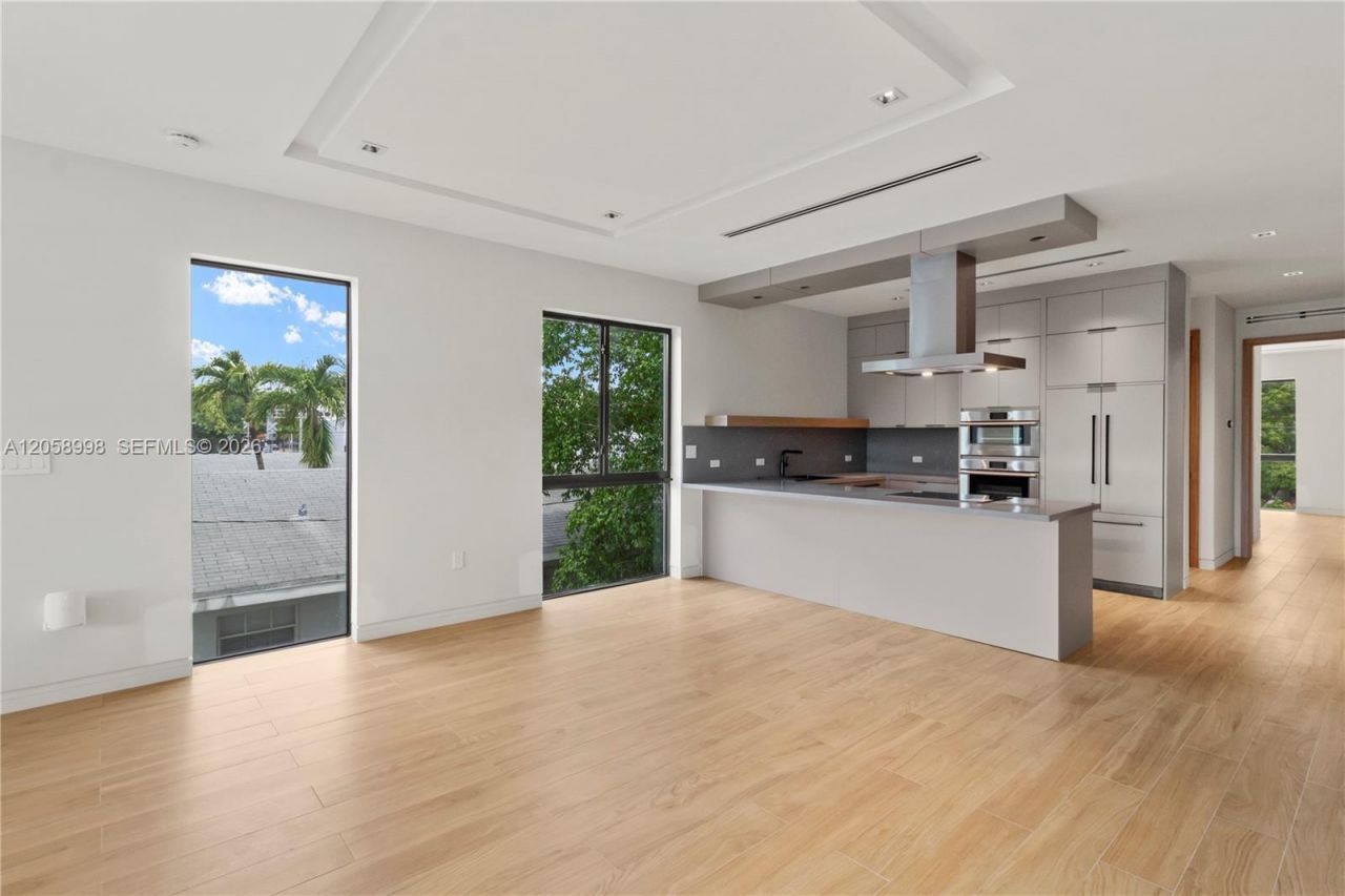 420 NE 62nd St , Miami, FL 33138 Photo