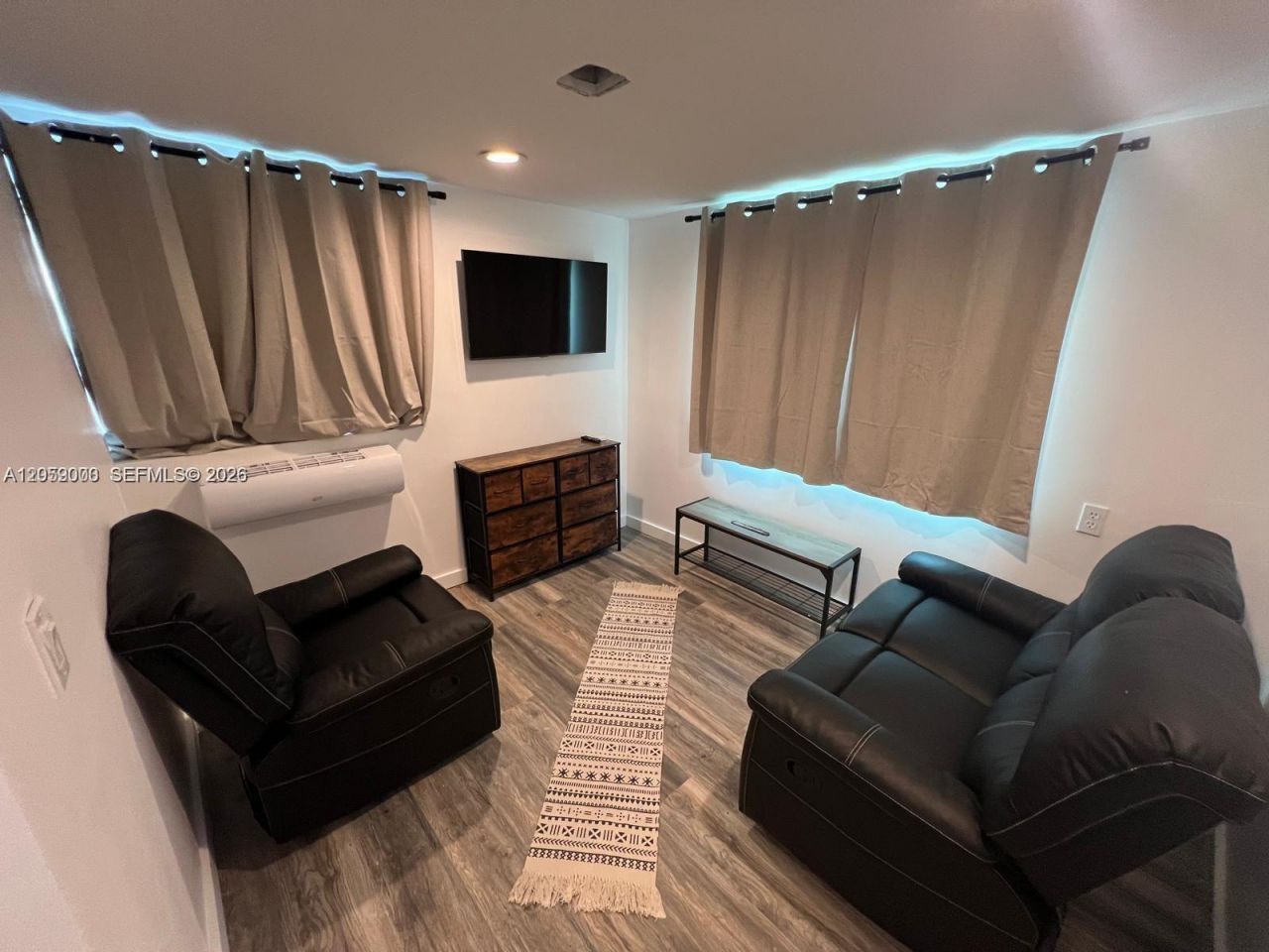 1430 NE 149th St , Unit #B, Miami, FL 33161 Photo