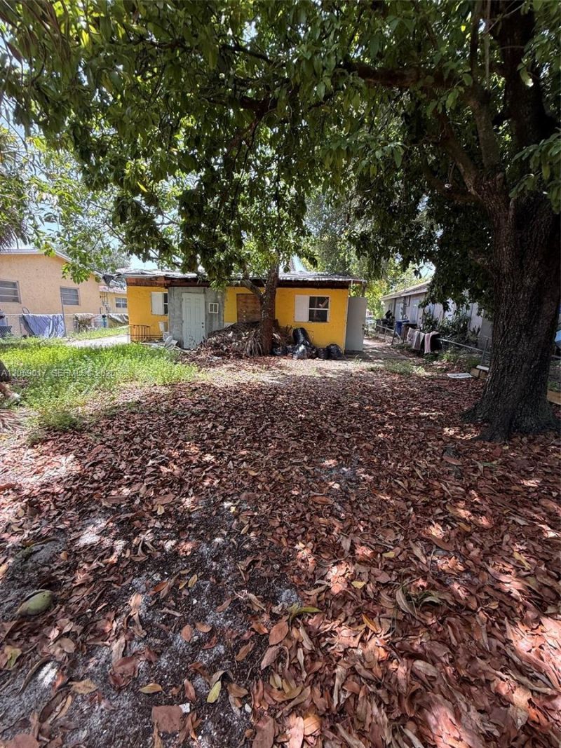 809 NW 108th St, Miami, FL 33168 Photo