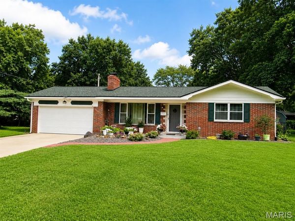 414 Brittany Lane , Belleville, IL 62223