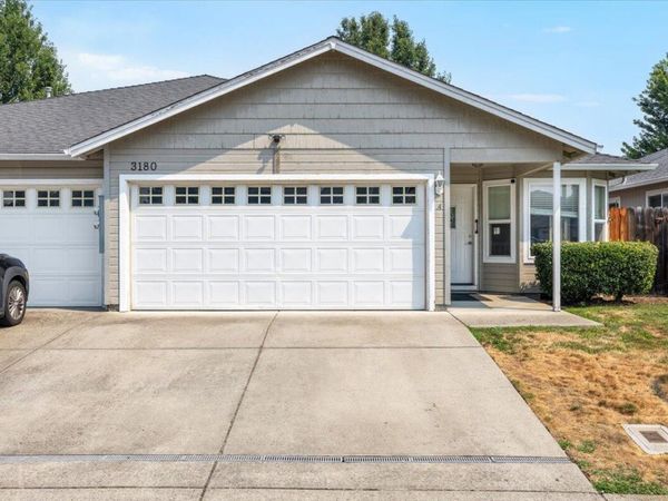 3180 Forest Hills Drive, Medford, OR 97504