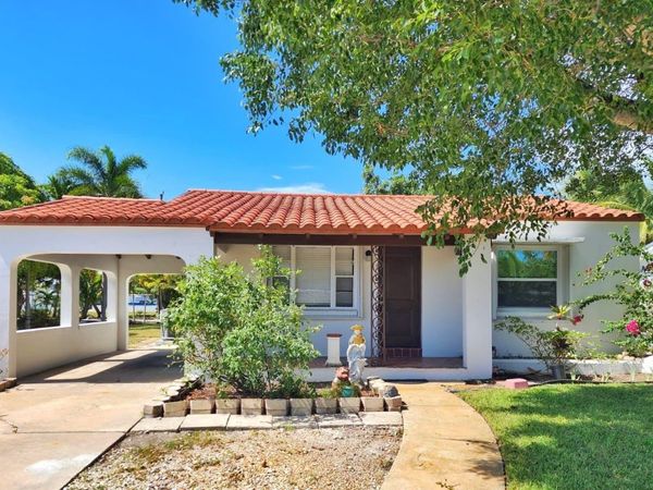 617 NE 8TH Avenue, Boynton Beach, FL 33435