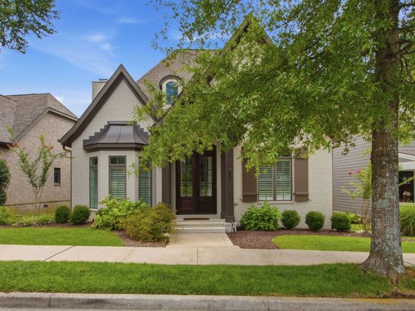 3805 Somers Ln, Thompsons Station, TN 37179