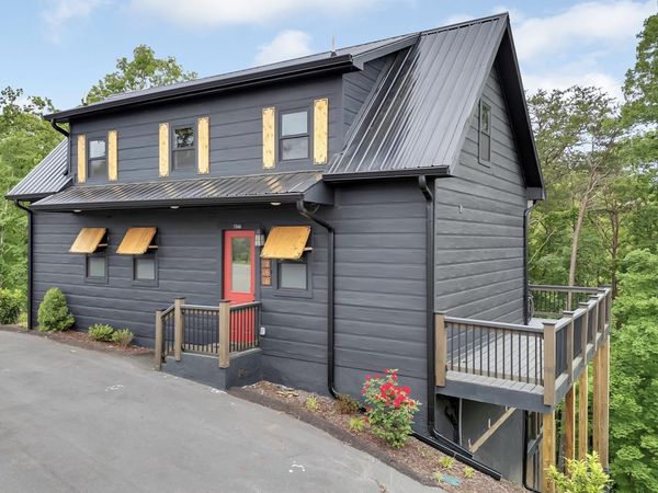 1366 Lake Haven Way , Sevierville, TN 37876