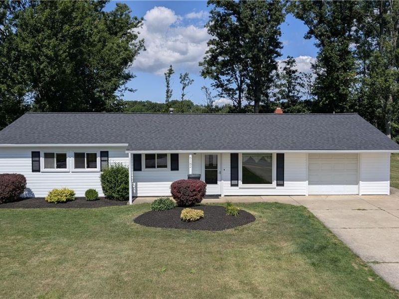 6182 Randolph Road, Bedford Heights, OH 44146 Photo 2