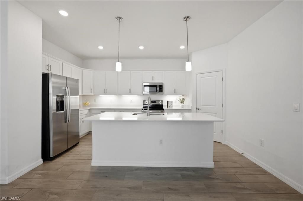 2294 Avocado Ln, Naples, FL 34120 Photo