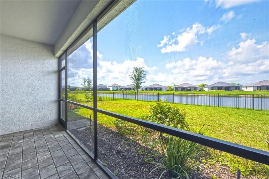 2294 Avocado Ln, Naples, FL 34120 Photo