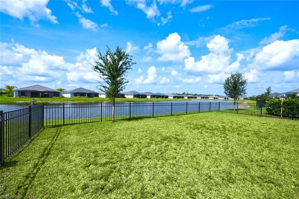 2294 Avocado Ln, Naples, FL 34120 Photo