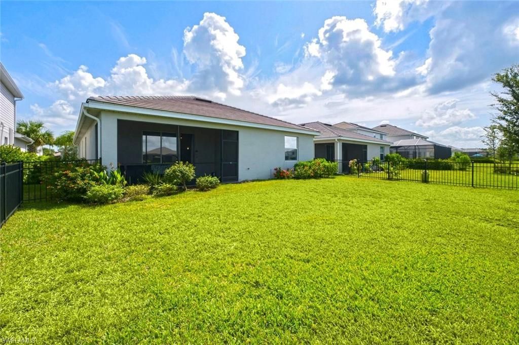 2294 Avocado Ln, Naples, FL 34120 Photo