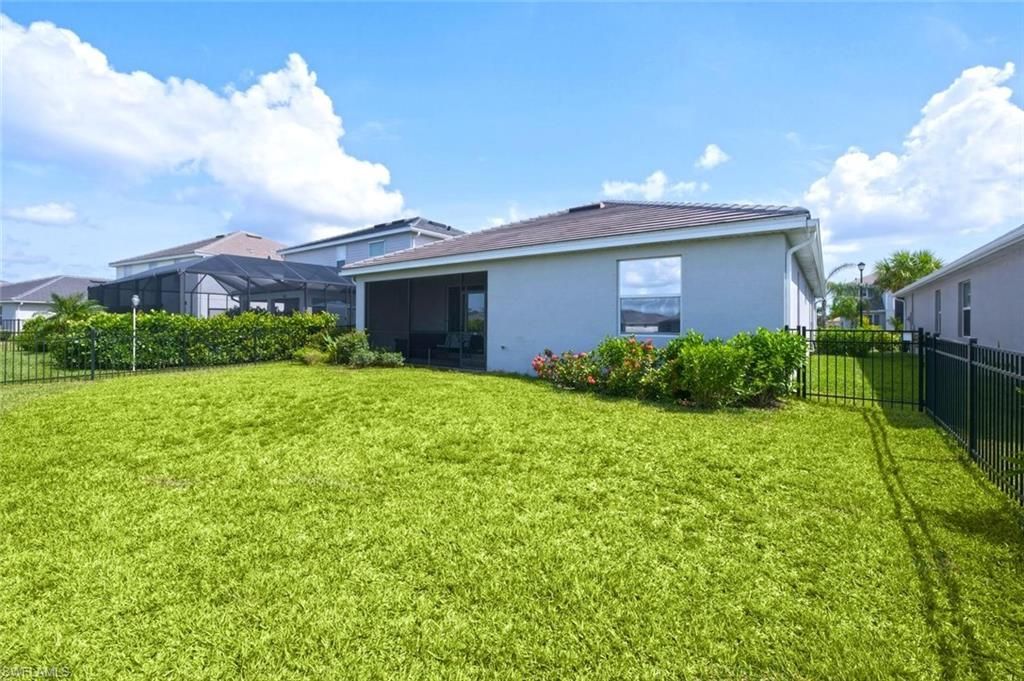 2294 Avocado Ln, Naples, FL 34120 Photo
