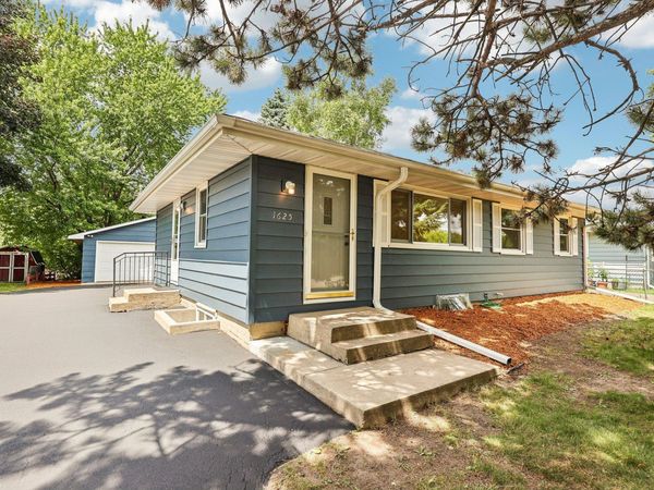 1625 Flag Avenue N, Golden Valley, MN 55427