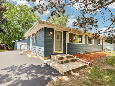 1625 Flag Avenue N, Golden Valley, MN 55427