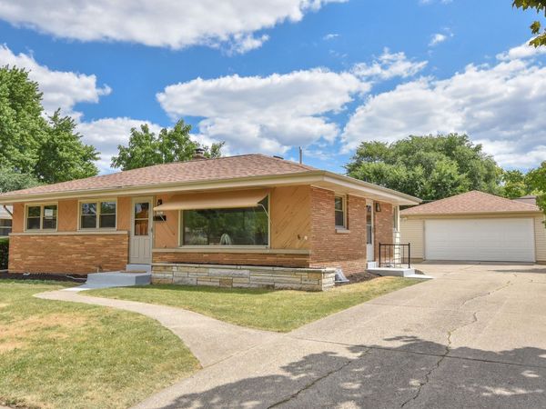 3762 S 77th St, Milwaukee, WI 53220