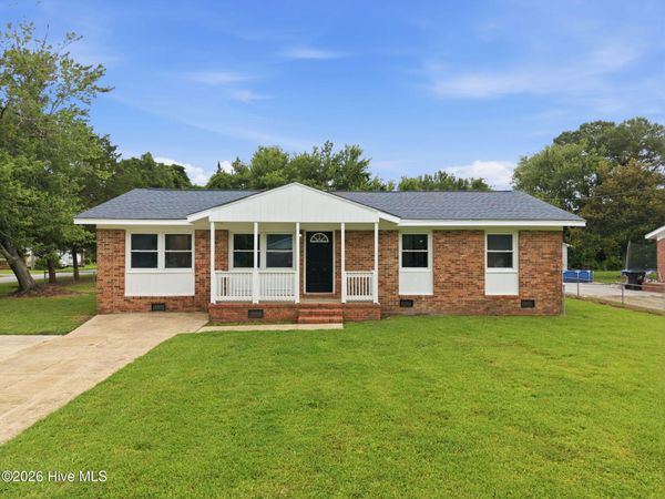 1 Berkshire Drive , Jacksonville, NC 28546