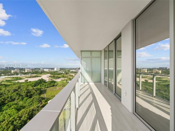 2411 Laguna Circle , Unit 1604, North Miami, FL 33181
