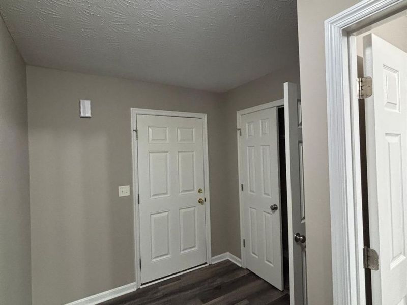406 Mcewing Drive, Lockland, OH 45215 Photo 3