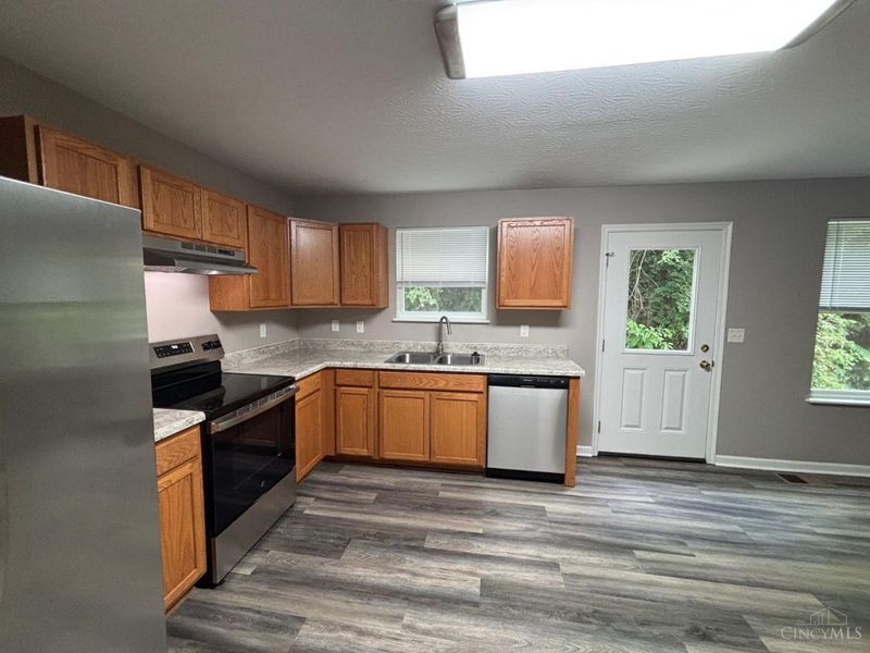 406 Mcewing Drive, Lockland, OH 45215 Photo 7