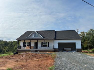 8 Stratford Road, Concord, VA 24538